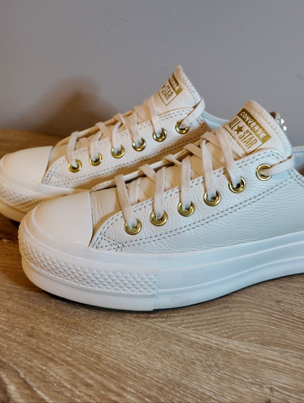 Converse Chuck Taylor All Star Plarform Low Top/ White/ Women's Size 7 - Picture 4 of 13